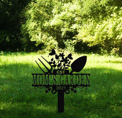 Custom Garden Stake Sign,Mom's Garden Sign,Garden Name Sign,Garden Metal Art,Personalized Garden Decor,Yard Decor,Garden Sign With Stake