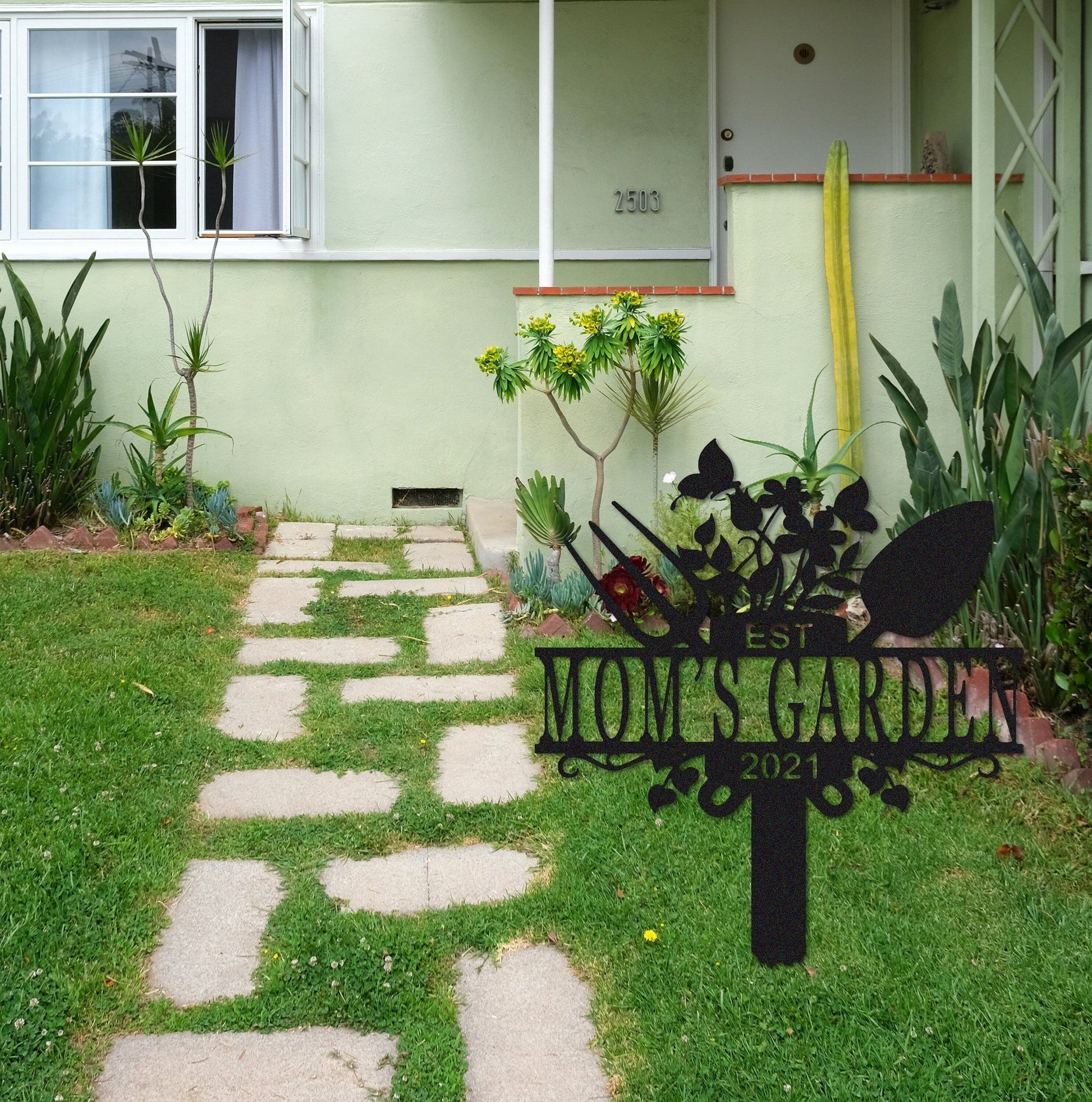 Custom Garden Stake Sign,Mom's Garden Sign,Garden Name Sign,Garden Metal Art,Personalized Garden Decor,Yard Decor,Garden Sign With Stake