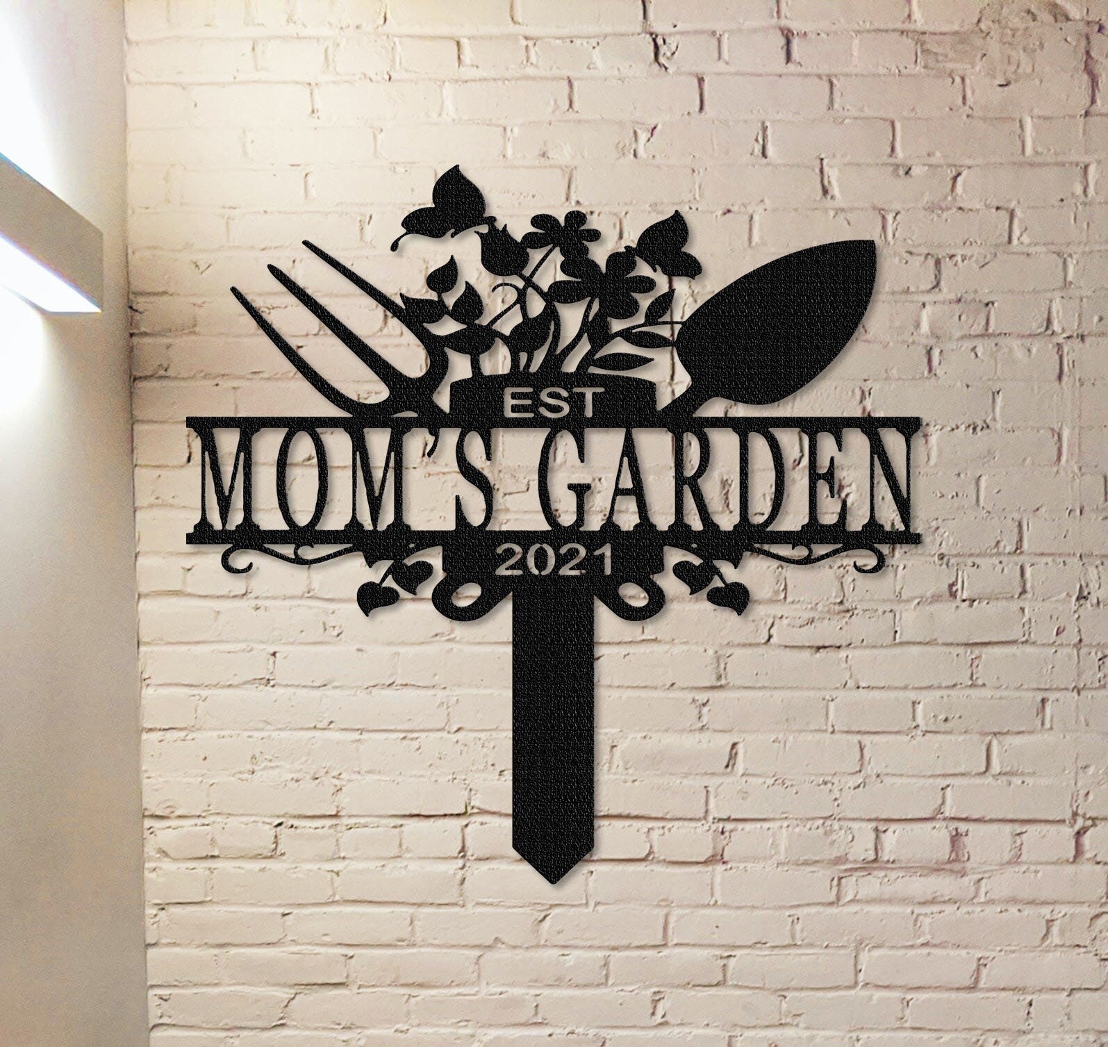 Custom Garden Stake Sign,Mom's Garden Sign,Garden Name Sign,Garden Metal Art,Personalized Garden Decor,Yard Decor,Garden Sign With Stake