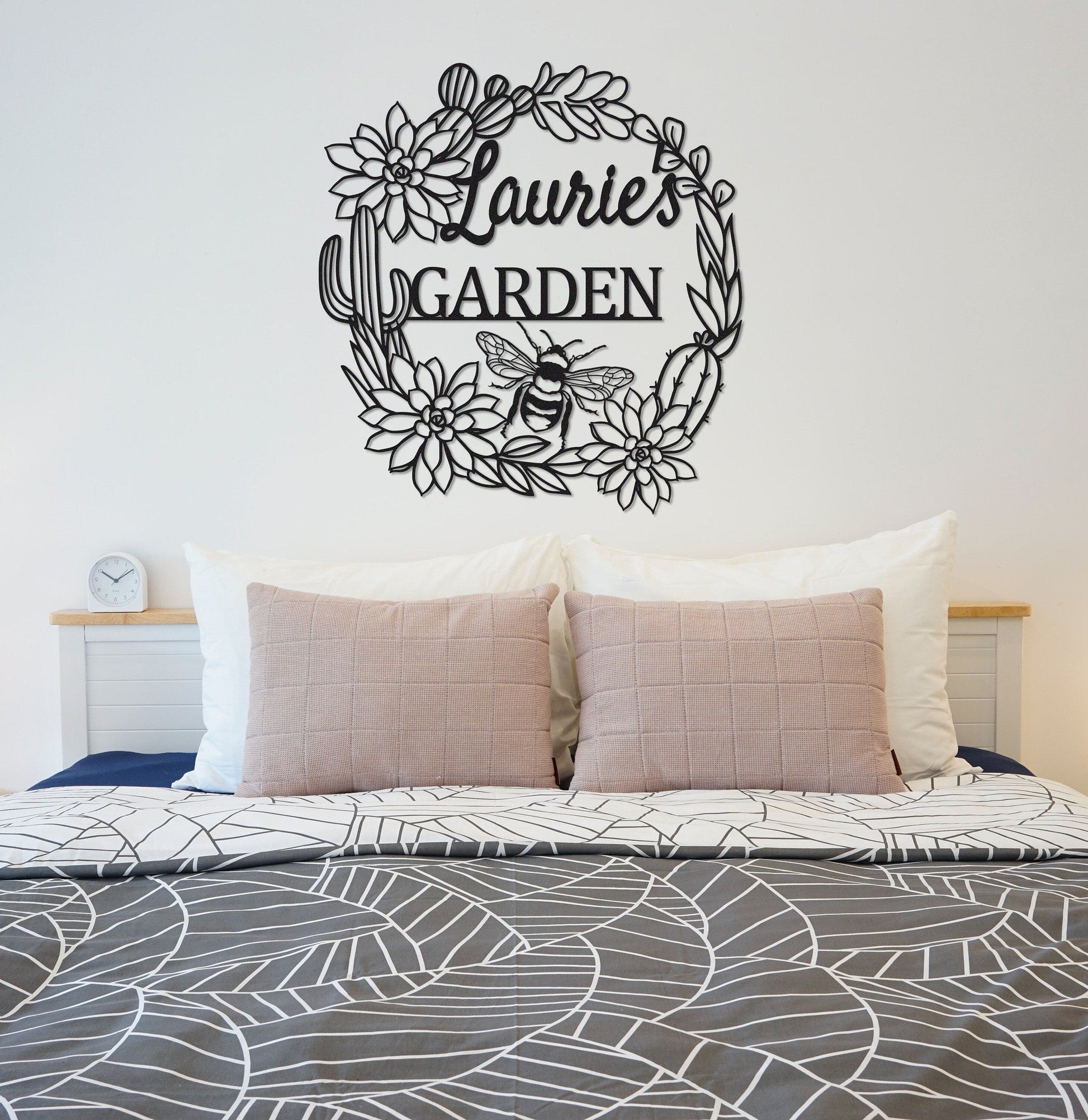 Cactus Garden Metal Sign,Cactus Bee Sign,Custom Garden Wall Art,Garden Decor,Indoor Decor,Outdoor Decoration,Personalized Sign Name