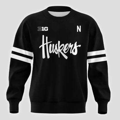 Special New Alternate Dark Mode Helmet Logo Sweat In Black